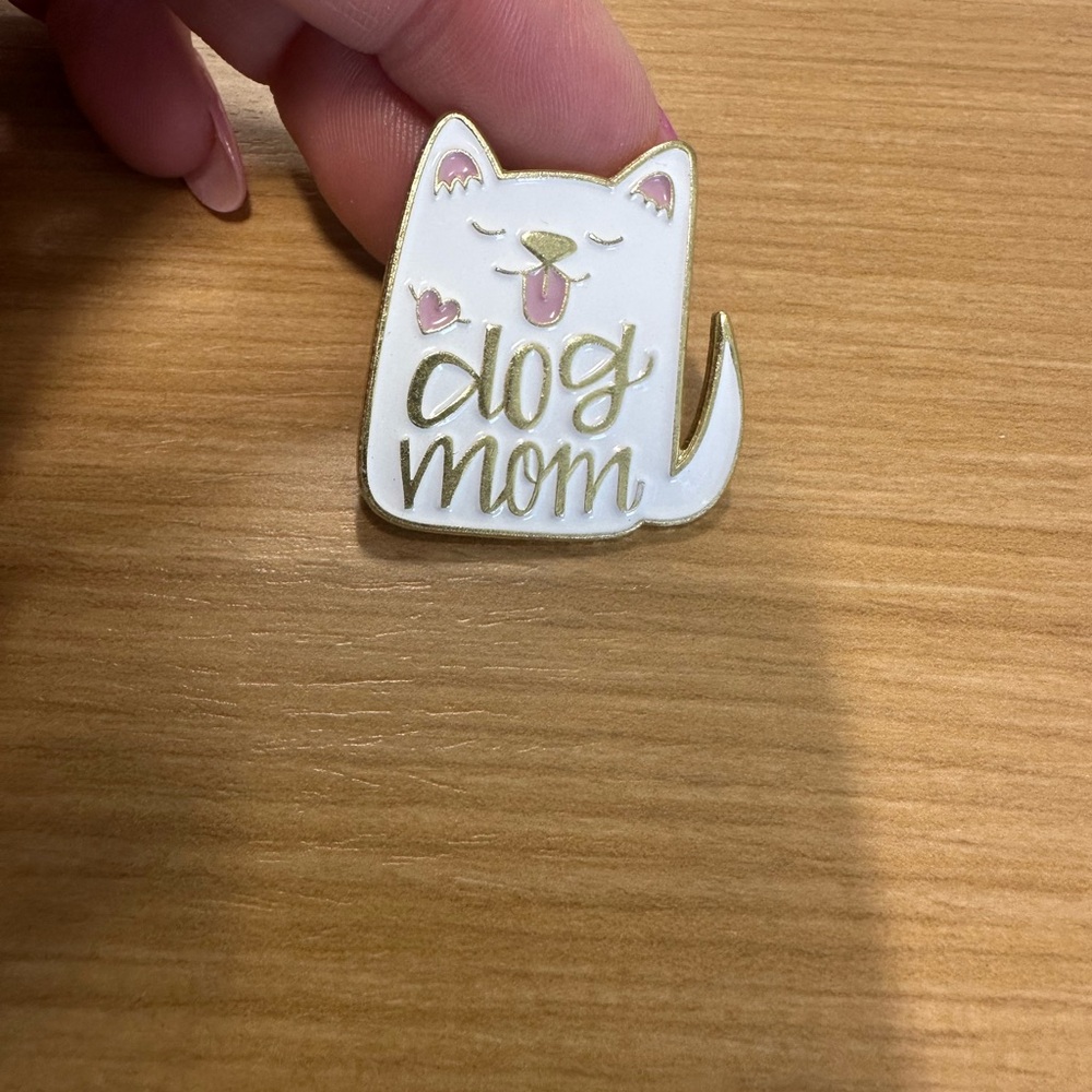 White and Gold Dog Mom Pin